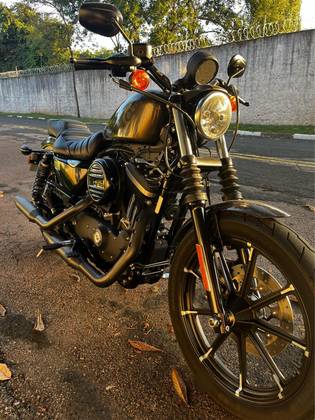 HARLEY-DAVIDSON SPORTSTER IRON 883 HARLEY-DAVIDSON SPORTSTER IRON 883